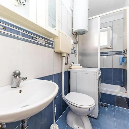 2 Bedroom Cozy In * Trogir