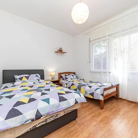 2 Bedroom Cozy In * Trogir