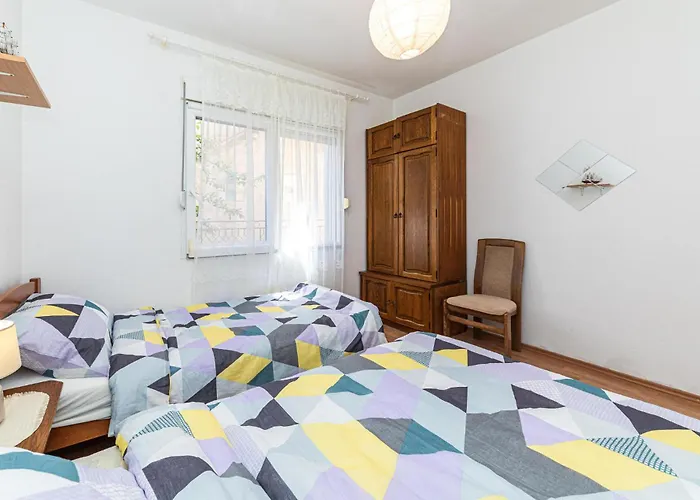 2 Bedroom Cozy In Trogir