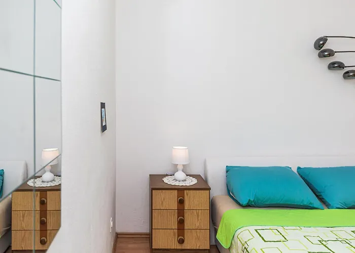 2 Bedroom Cozy In