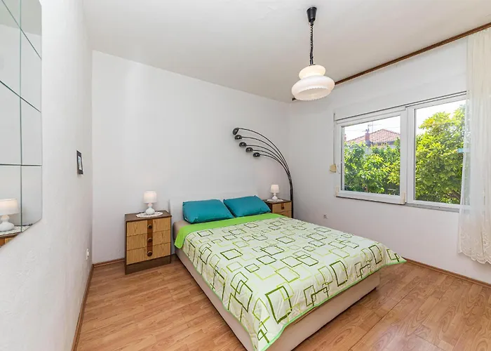 2 Bedroom Cozy In Trogir