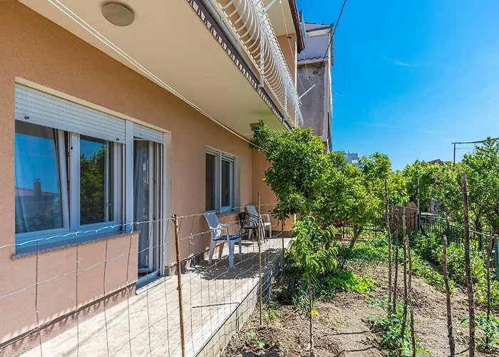 2 Bedroom Cozy In Trogir